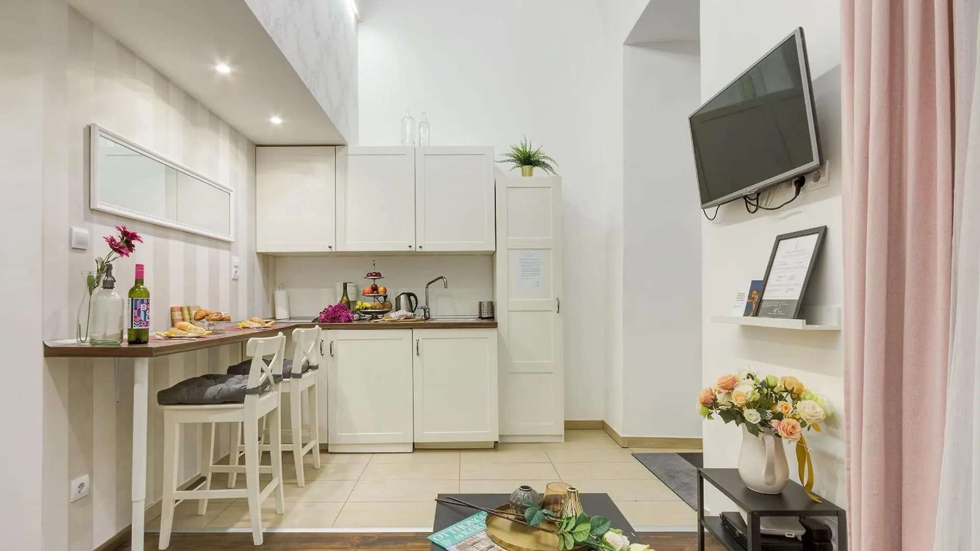Beautiful Home At Basilca 1-2 Budapest Apartment