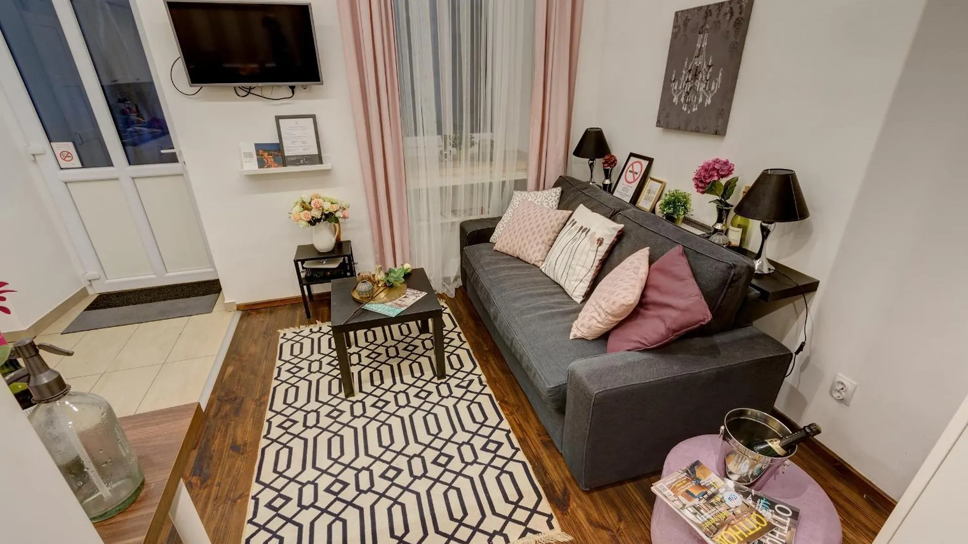 Beautiful Home At Basilca 1-2 Budapest Apartment
